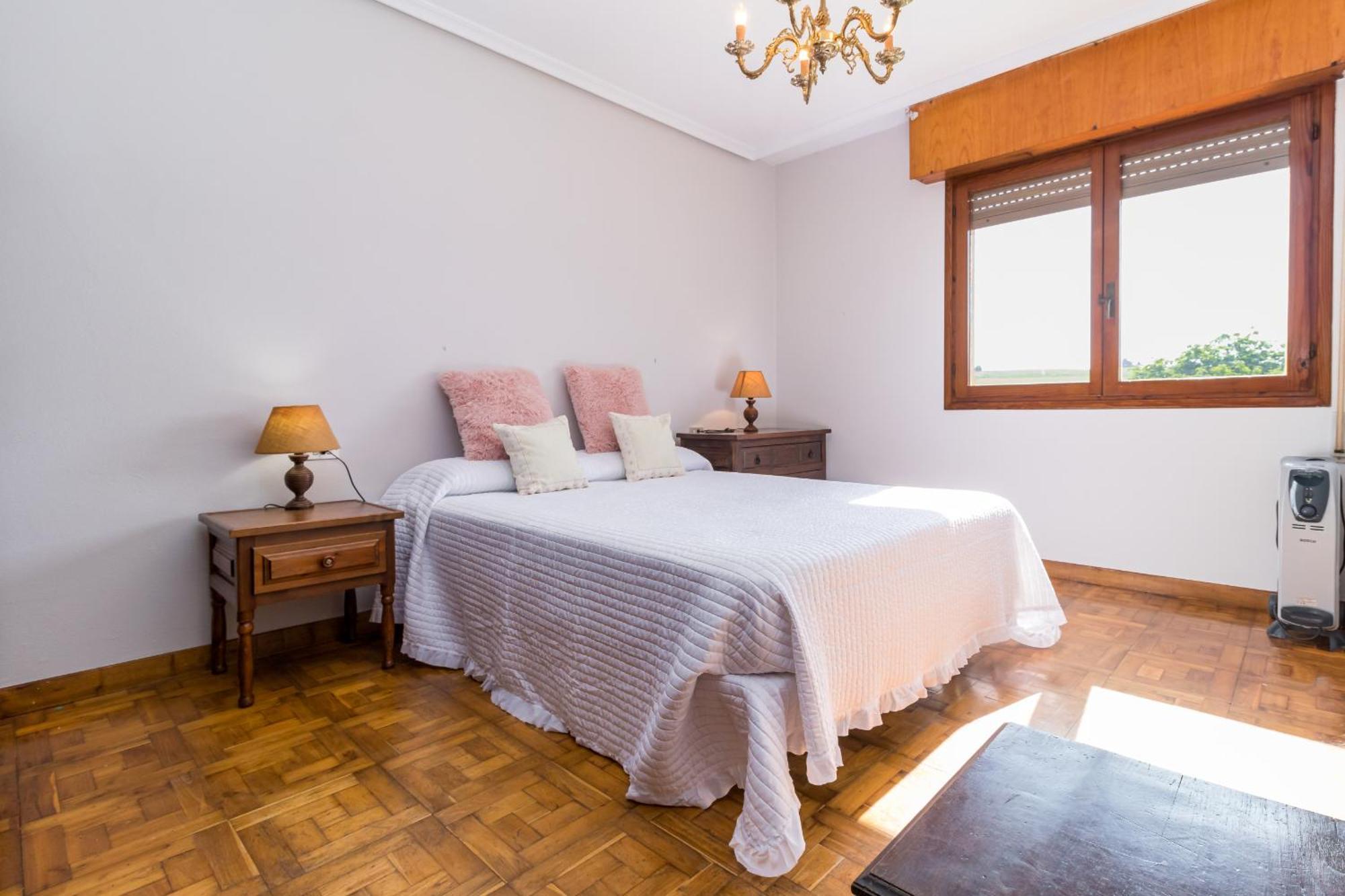 Casa Con Jardin Privado Orena Esterno foto